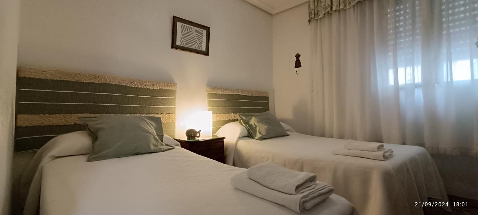 Amplio Apartamento Plaza Nueva Sevilla Exteriör bild