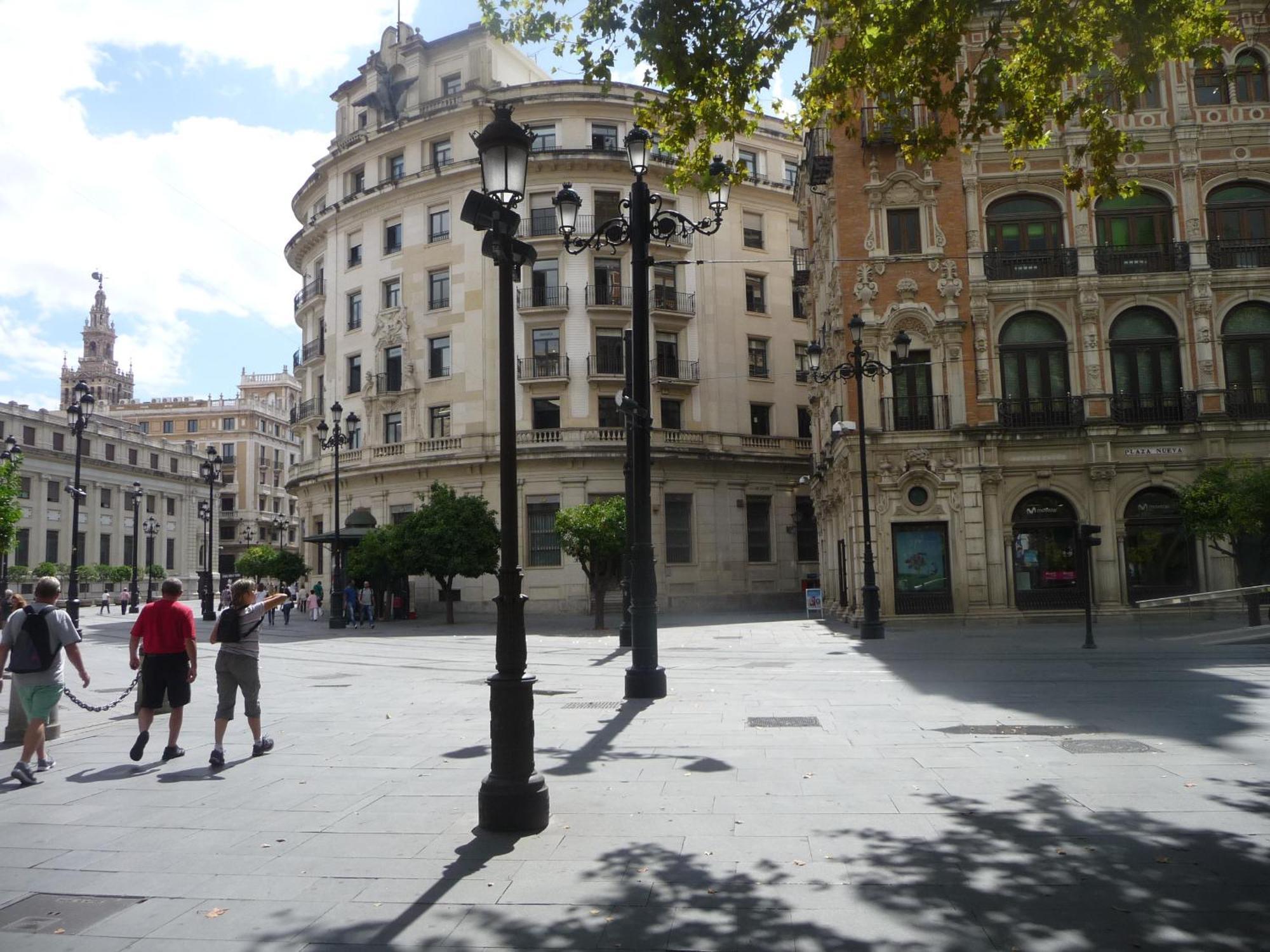 Amplio Apartamento Plaza Nueva Sevilla Exteriör bild